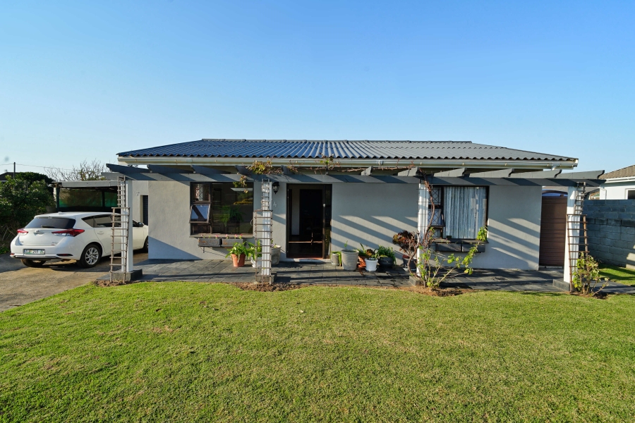 4 Bedroom Property for Sale in Kaysers Beach Eastern Cape
